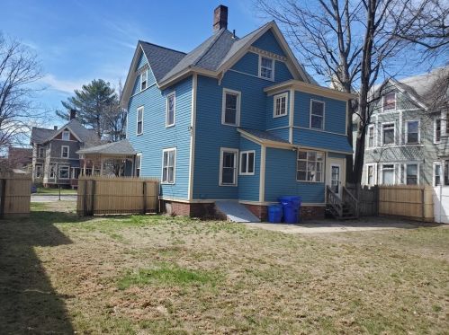 37 Greenleaf St, Springfield, MA 01108-2042