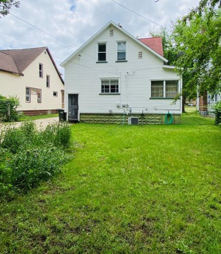 148 Washington Ave, Meskegon MI  49441-2140 exterior