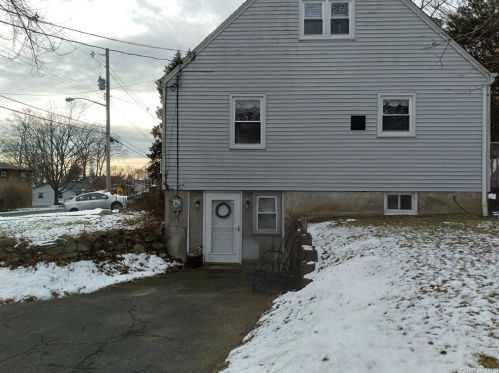 137 Jay St, Stony Point NY 10980-1310 exterior