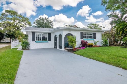 761 95th Ave, Naples, FL 34108-2456