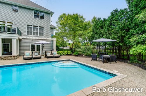 4424 Whitewood Farms Dr, Grand Rapids MI 49525-3487 exterior