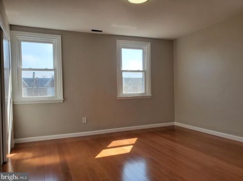 7054 Dorcas St, Philadelphia PA 19111-4111 exterior