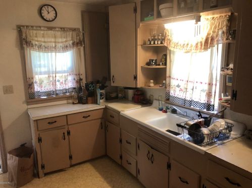 711 G Ave, Kalamazoo MI 49004-1404 exterior