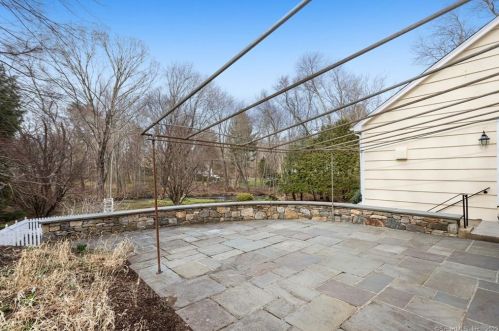 181 Long Lots Rd, Westport CT 06880-3826 exterior