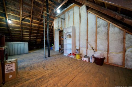 9 Fairview St, New Britain CT 06051-2707 exterior