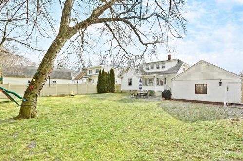 32 Myrtle St, Norwalk CT 06855-1315 exterior