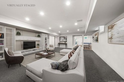 26 Stag Ln, Greenwich CT 06831-3128 exterior