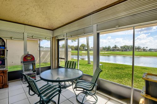 6876 Bitterbush Pl, Boynton Beach FL 33472-2902 exterior