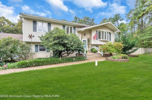 442 Frank Applegate Rd, Jackson Twp NJ 08527-2454 exterior