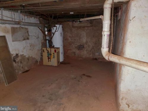 4647 Front St, Philadelphia PA 19106-2249 exterior