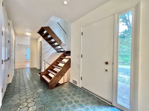 112 Pheasant Dr, Pittsburgh PA  15238-2250 exterior