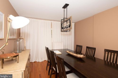 2367 Vly Rd, Huntingdon Valley PA 19006-6007 exterior