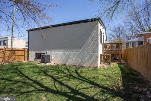 1101 44th Pl, Washington DC  20019-4906 exterior