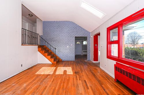 50 Great East Neck Rd, Babylon NY 11704-7631 exterior