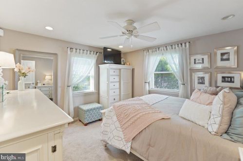 64 Mildred Ln, Chester PA 19014-2007 exterior