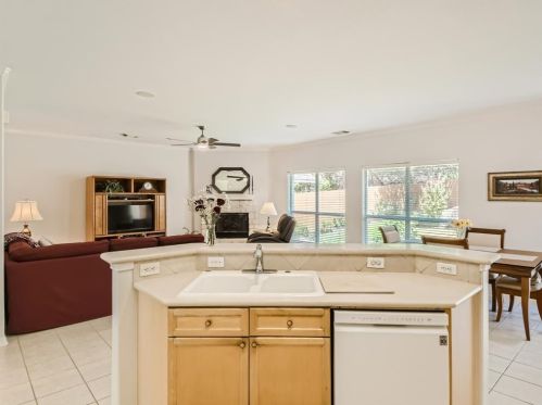 4333 Cyn Gln Cir, Austin TX 78732-2185 exterior