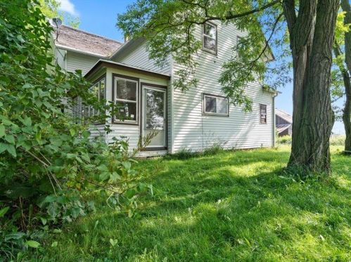 5319 Wagon Wheel Rd, Manitowoc, WI 54220-9658