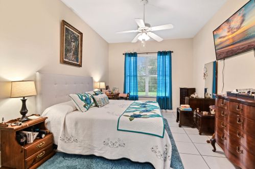 540 New Castle Cv, Fort Pierce FL 34986-3406 exterior