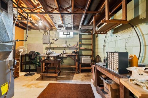 3160 70, Milwaukee WI 53219-4010 exterior