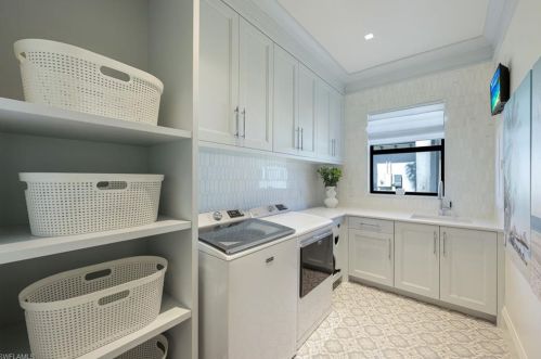 172 Cheshire Way, Naples FL 34110-4413 exterior