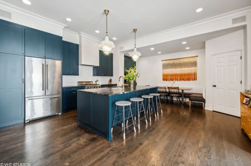 2044 Bissell St, Chicago IL 60614-4206 exterior