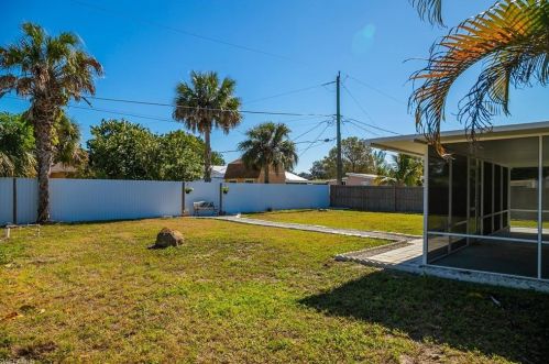 2784 47 St, Naples FL 34116-8250 exterior