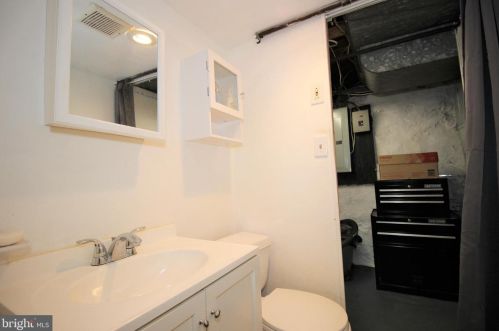 29 Roland Rd, Chester PA 19015-3051 exterior