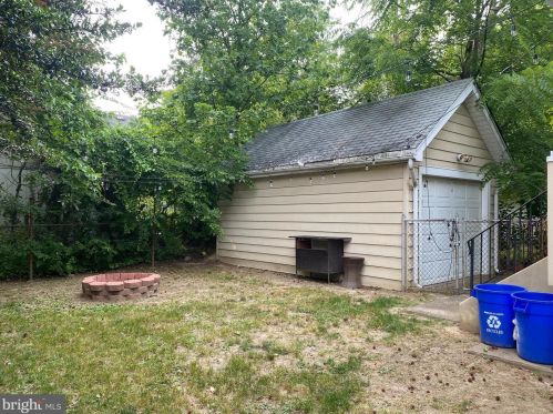 317 Oakland Ave, Camden NJ 08107-1211 exterior