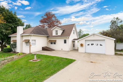 220 State St, Belding, MI 48809-2226