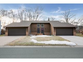 4121 Oxford St, Saint Paul MN  55126-6153 exterior