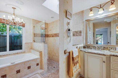 2219 Noble Ct, Naples FL 34110-1023 exterior