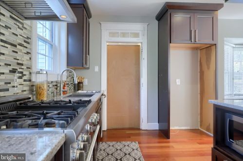 1297 Wheatland Ave, Lancaster PA 17603-4520 exterior