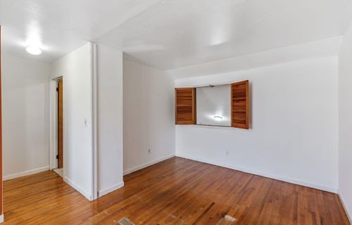 210 St, Union City NJ 07087-6306 exterior