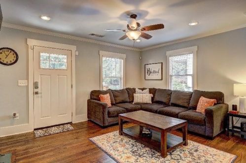 1401 Forrest Ave, Atlanta GA 30344-2709 exterior