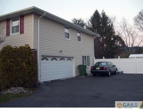 352 Rahway Rd, Edison NJ  08820-1115 exterior