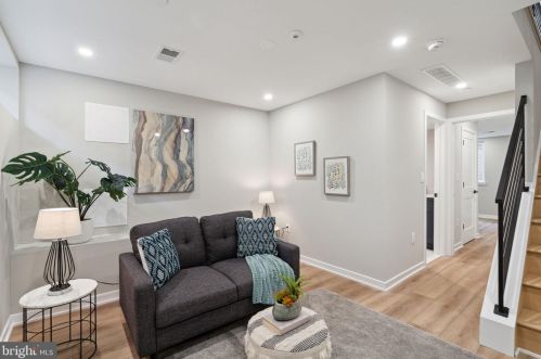 2200 Kater St, Philadelphia PA 19146-1139 exterior