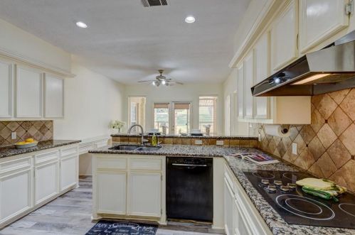 141 April Waters Dr, Montgomery TX 77356-8831 exterior