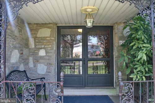 1078 Corn Crib Dr, Huntingdon Valley PA 19006-3306 exterior