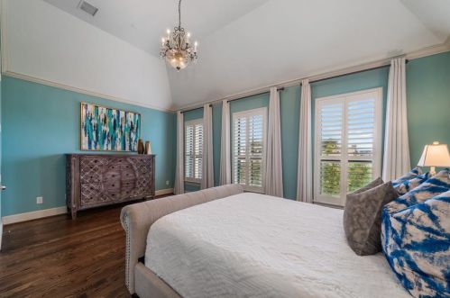 2111 Canton St, Dallas TX 75226-1621 exterior