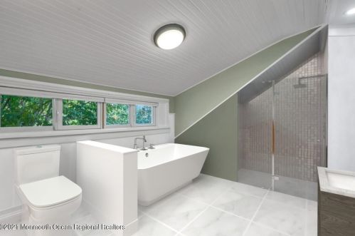 25 Memorial Pkwy, Atlantic Highlands NJ 07716-1655 exterior