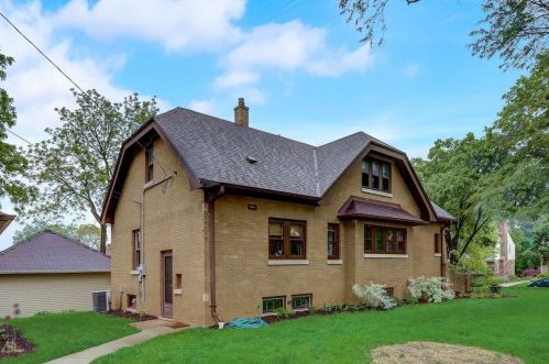 203 88, Milwaukee WI 53226-4616 exterior