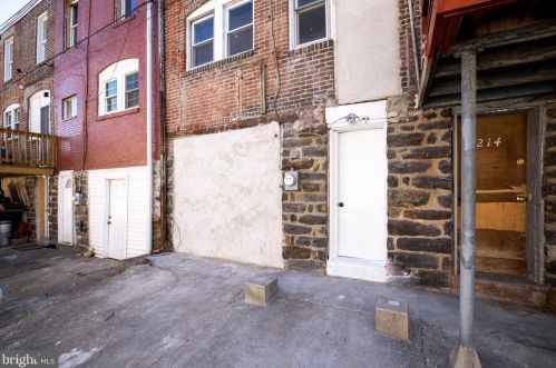 216 Wright Ave, Darby PA 19023-2328 exterior