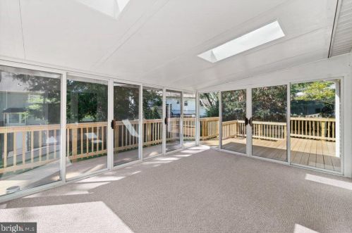 5307 Gln Grn Ct, Alexandria VA 22315-4230 exterior