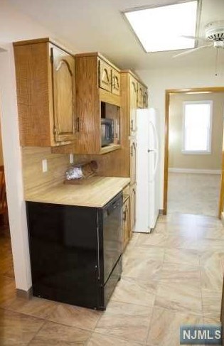 89 Clinton Pl, East Rutherford NJ 07073-1323 exterior