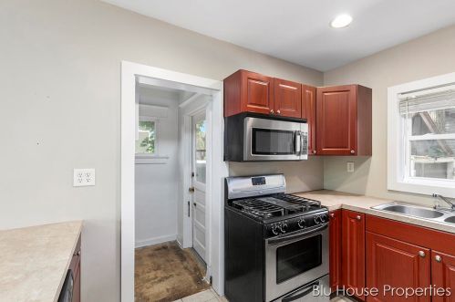 912 Virginia St, Grand Rapids MI 49506-1511 exterior