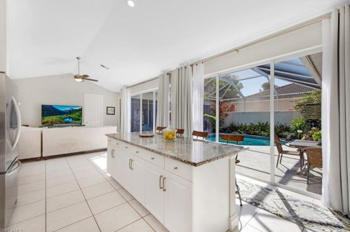 8312 Laurel Lk Blvd, Naples FL 34119-6789 exterior