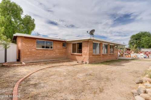 1116 Edgewater Dr, Tucson AZ 85704-2414 exterior