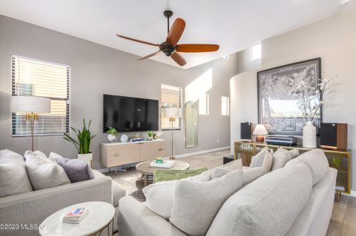 8772 Perry Park Cir, Tucson AZ 85730-1302 exterior