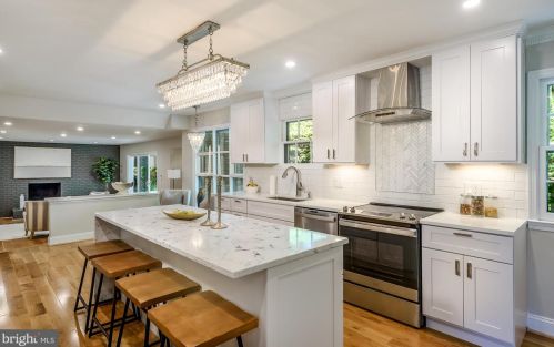 1209 Forestwood Dr, Mc Lean VA  22101-2603 exterior