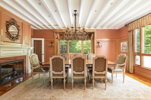 170 Blackstone Blvd, Providence RI 02906-5802 exterior